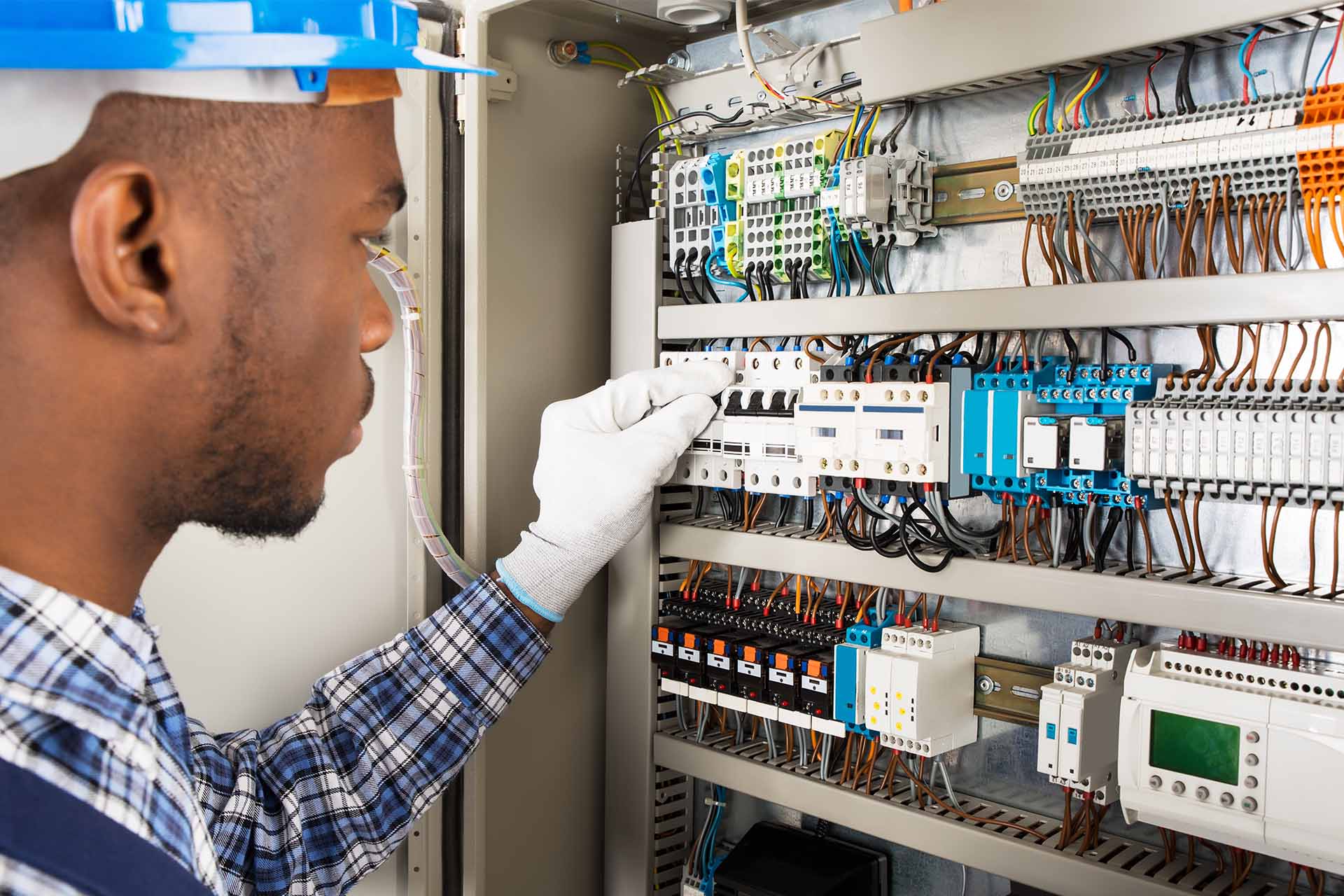 Electricians with licences in Austin